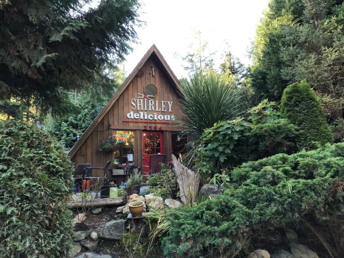 Port Renfrew Vacation Rentals ภายนอก รูปภาพ